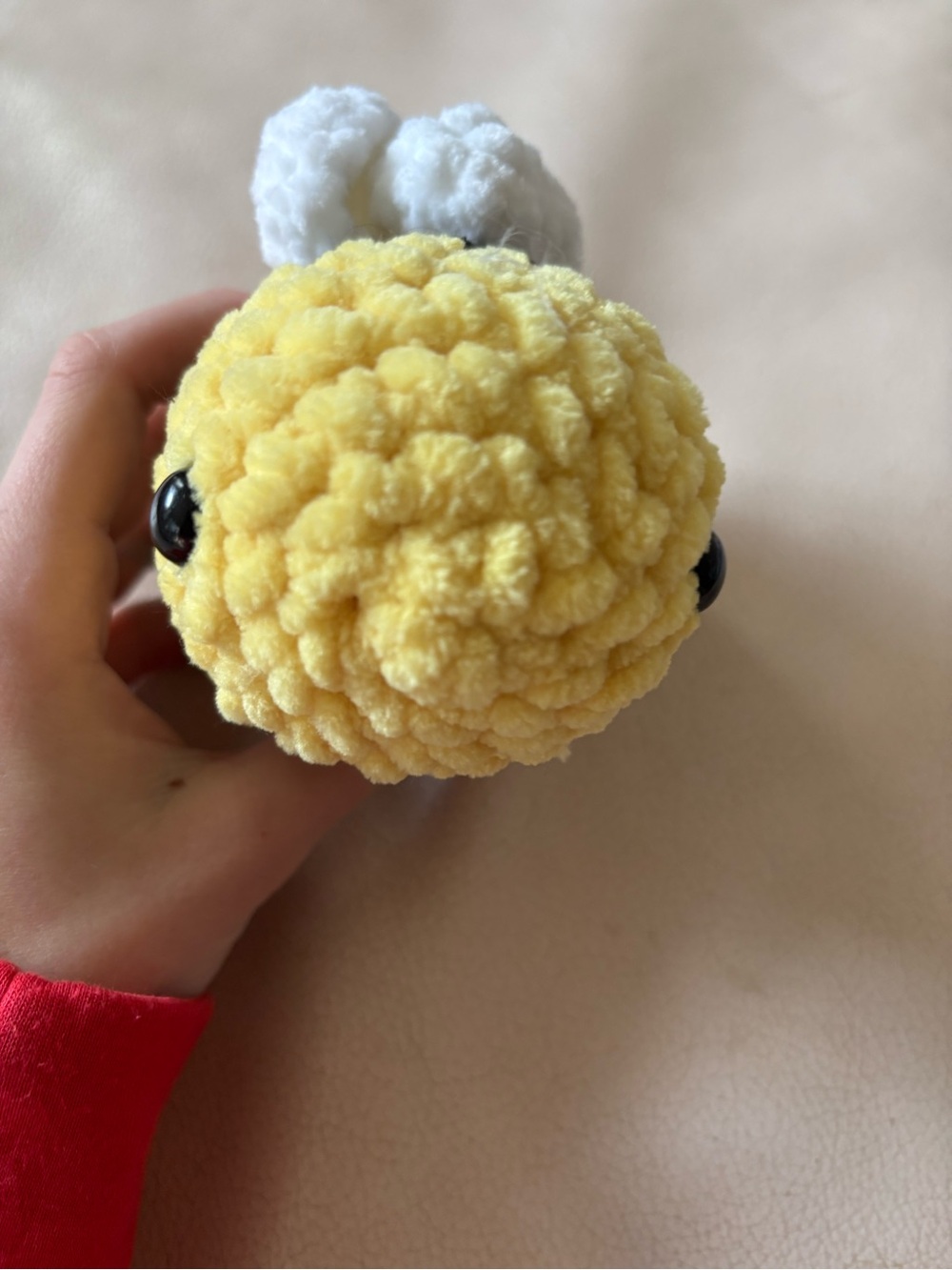 Crochet bumblebee - Picture 4 of 4